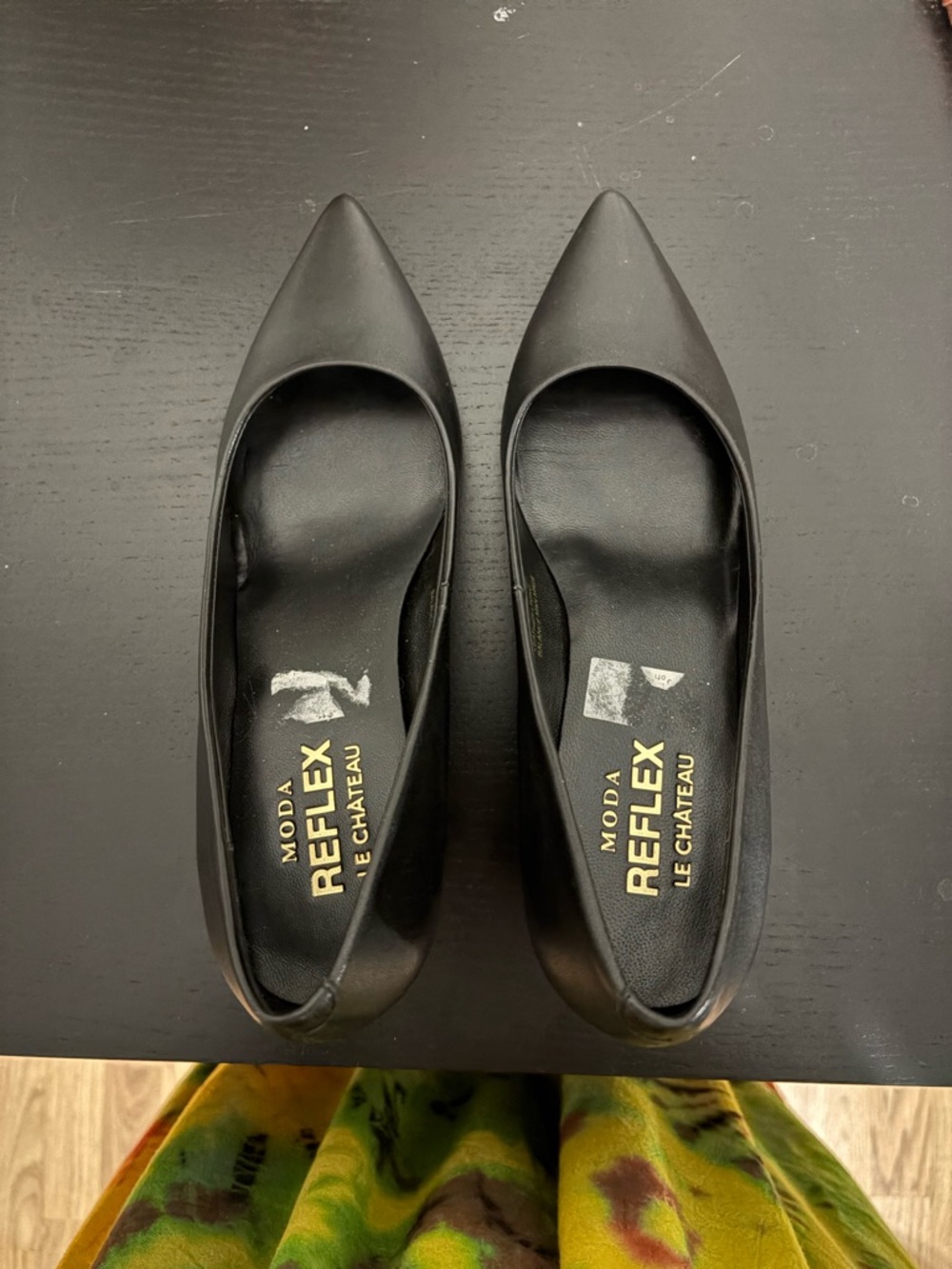 le Chateau Moda Reflex Black Pointed-Toe Heels